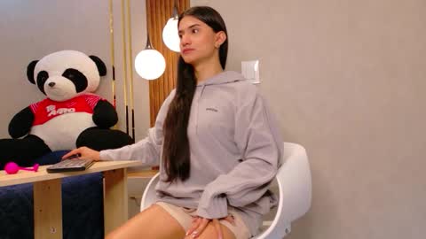 Snapshot of sweet_mafee chatting on March 5, 12:23 pm sweet_mafee online show from March 5, 12:23 pm