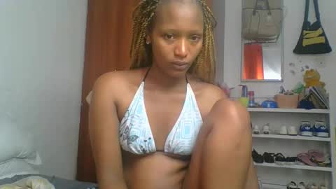 Snapshot of sweet_melod chatting on May 6, 2:29 am Linda online show from May 6, 2:29 am