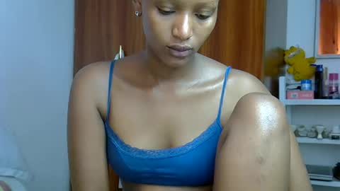 Snapshot of sweet_melod chatting on May 12, 2:08 am Linda online show from May 12, 2:08 am