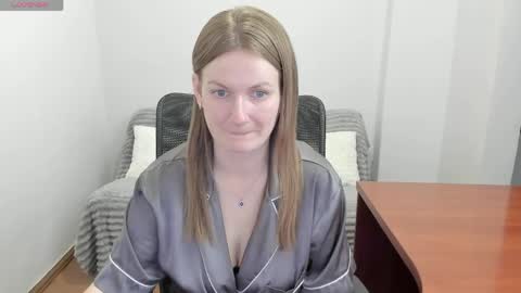 Mila online show from April 10, 10:25 pm