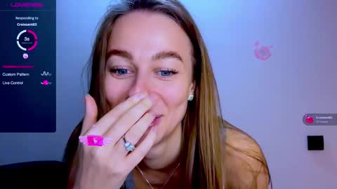 Mia online show from February 22, 1:09 pm