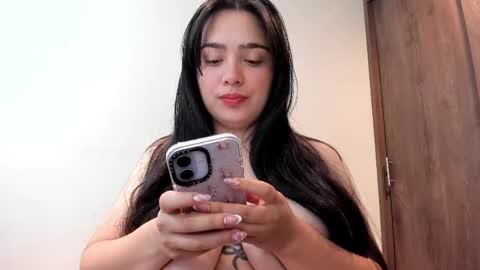 Snapshot of sweet_miiaa chatting on May 29, 5:05 am Mia Johns online show from May 29, 5:05 am