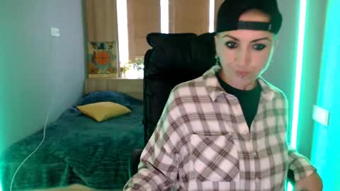 sweet_n_strong online show from April 14, 5:57 am