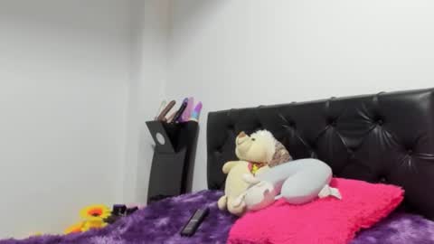 Nhaomy online show from November 25, 9:59 pm