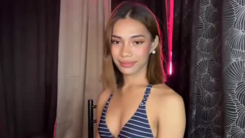 sweet_nikki03 online show from December 2, 6:36 pm