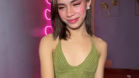 Snapshot of sweet_nikki03 chatting on April 8, 9:59 pm sweet_nikki03 online show from April 8, 9:59 pm