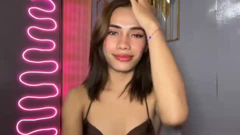 Snapshot of sweet_nikki03 chatting on April 24, 10:18 am sweet_nikki03 online show from April 24, 10:18 am