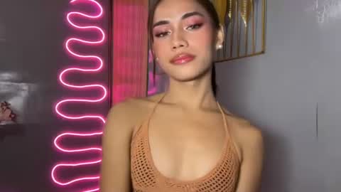 Snapshot of sweet_nikki03 chatting on May 3, 10:10 am sweet_nikki03 online show from May 3, 10:10 am