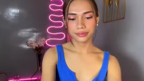 Snapshot of sweet_nikki03 chatting on May 10, 7:13 am sweet_nikki03 online show from May 10, 7:13 am
