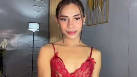 Snapshot of sweet_nikki03 chatting on May 11, 10:32 am sweet_nikki03 online show from May 11, 10:32 am