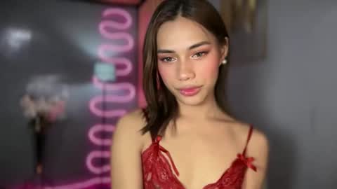 Snapshot of sweet_nikki03 chatting on May 17, 8:12 am sweet_nikki03 online show from May 17, 8:12 am
