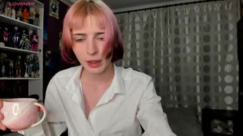 Snapshot of sweet_peach__ chatting on April 28, 8:03 pm kira online show from April 28, 8:03 pm
