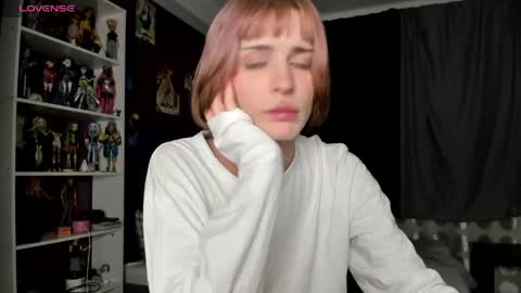 Snapshot of sweet_peach__ chatting on April 29, 7:09 pm kira online show from April 29, 7:09 pm