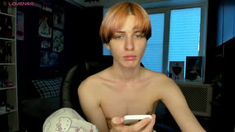 Snapshot of sweet_peach__ chatting on June 1, 6:31 pm kira online show from June 1, 6:31 pm