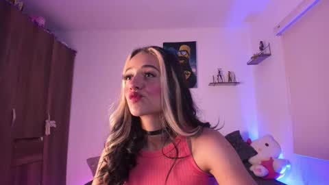 Snapshot of sweet_penny_ chatting on September 24, 11:41 pm Penny  online show from September 24, 11:41 pm