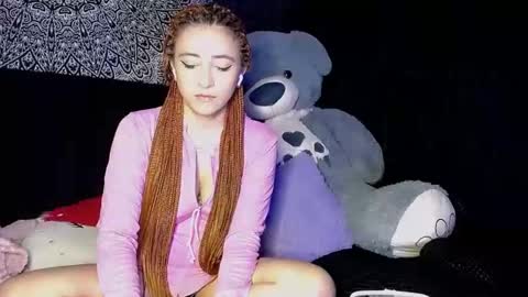 Snapshot of sweet_poisson_ chatting on December 7, 7:16 am MONIK online show from December 7, 7:16 am