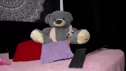 Snapshot of sweet_poisson_ chatting on February 3, 5:03 pm MONIK online show from February 3, 5:03 pm