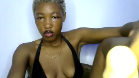 Snapshot of sweet_pussy04 chatting on July 8, 4:28 am sweet girl online show from July 8, 4:28 am