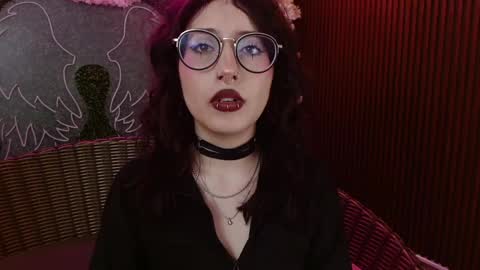 Snapshot of sweet_roxanee chatting on April 28, 2:27 am Roxanee online show from April 28, 2:27 am