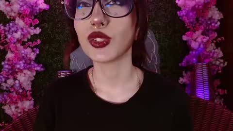 Snapshot of sweet_roxanee chatting on June 23, 8:40 pm Roxanee online show from June 23, 8:40 pm