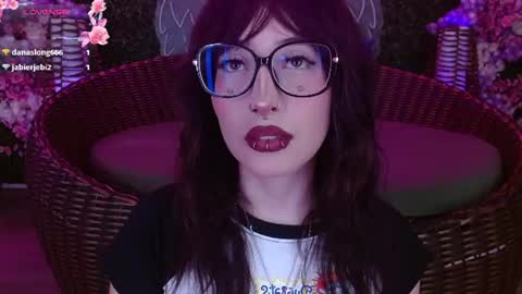 Snapshot of sweet_roxanee chatting on July 10, 9:39 pm Roxanee online show from July 10, 9:39 pm