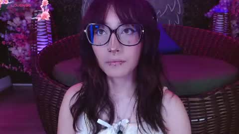 Snapshot of sweet_roxanee chatting on July 13, 10:12 pm Roxanee online show from July 13, 10:12 pm
