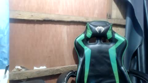 Snapshot of sweet_sang18 chatting on June 18, 2:23 am sweet_sang18 online show from June 18, 2:23 am