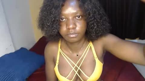 ellanah Tracie online show from October 14, 12:00 am