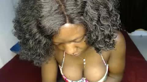 ellanah Tracie online show from March 21, 12:04 am