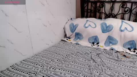 Snapshot of sweet_sirenxx chatting on April 22, 7:33 am Leah online show from April 22, 7:33 am