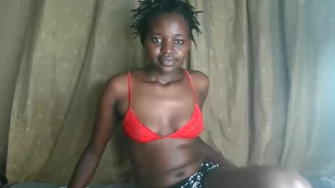 Snapshot of sweet_smiles2 chatting on May 21, 11:12 pm sweet_smiles2 online show from May 21, 11:12 pm