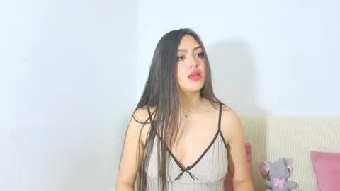sweet_sophie_7 online show from September 19, 4:25 am