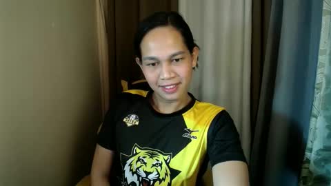 Snapshot of sweet_squirtxxxx chatting on May 1, 11:09 pm HI IM MONA AND IM YOUR NEXT WIFE online show from May 1, 11:09 pm
