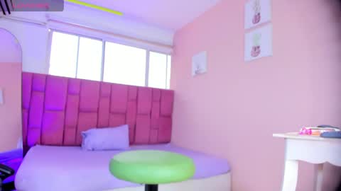 sweet_stacie online show from April 18, 7:07 pm