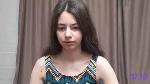 Snapshot of sweet_sweet_angel chatting on October 7, 4:42 am Angel online show from October 7, 4:42 am