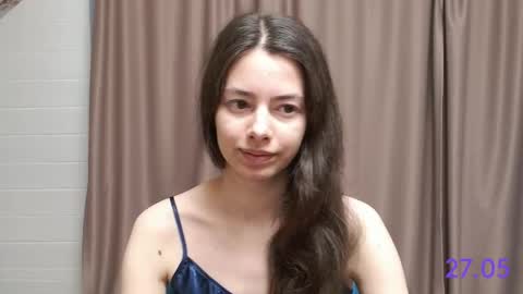Snapshot of sweet_sweet_angel chatting on May 27, 8:55 am Angel online show from May 27, 8:55 am