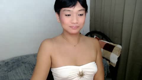 Snapshot of sweet_tenshi chatting on July 4, 4:02 pm tenshi online show from July 4, 4:02 pm