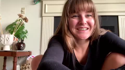 Snapshot of sweet_truffle chatting on December 21, 8:43 pm Heidi Brenner - Please check bio for schedule FAQ online show from December 21, 8:43 pm