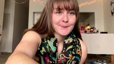 Snapshot of sweet_truffle chatting on February 19, 7:16 pm Heidi Brenner - Please check bio for schedule FAQ online show from February 19, 7:16 pm