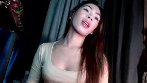 Snapshot of sweet_vell chatting on June 2, 4:31 pm sweet_vell online show from June 2, 4:31 pm
