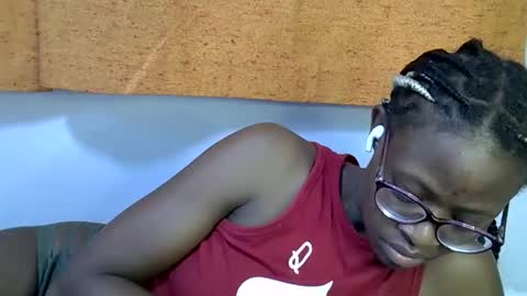 sweet_zarah online show from February 22, 1:40 am