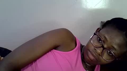 Snapshot of sweet_zarah chatting on April 28, 4:12 pm sweet_zarah online show from April 28, 4:12 pm