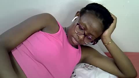 Snapshot of sweet_zarah chatting on April 29, 4:16 am sweet_zarah online show from April 29, 4:16 am