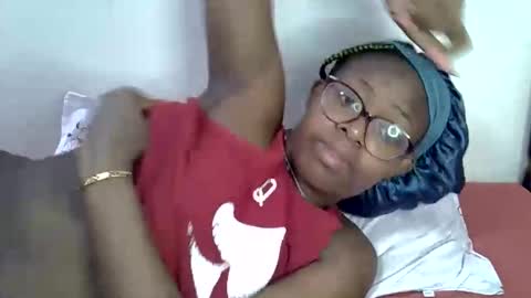 Snapshot of sweet_zarah chatting on May 12, 4:09 am sweet_zarah online show from May 12, 4:09 am