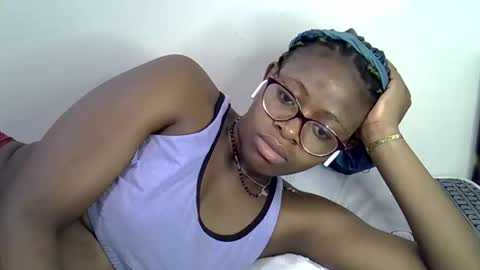 Snapshot of sweet_zarah chatting on May 13, 1:14 am sweet_zarah online show from May 13, 1:14 am