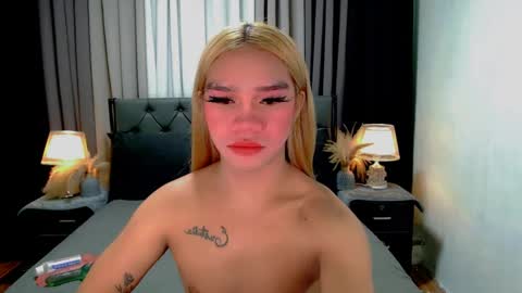 bea takashi  online show from April 15, 7:58 pm