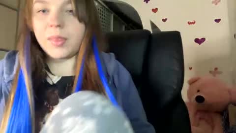 Snapshot of sweetalissa18 chatting on December 14, 1:59 pm sweetalissa18 online show from December 14, 1:59 pm
