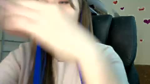 Snapshot of sweetalissa18 chatting on February 11, 12:05 pm sweetalissa18 online show from February 11, 12:05 pm