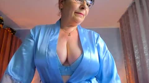 Snapshot of sweetangell69_ chatting on June 24, 3:05 am Viorica online show from June 24, 3:05 am