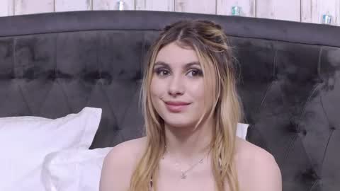 Anisia online show from April 15, 5:20 pm